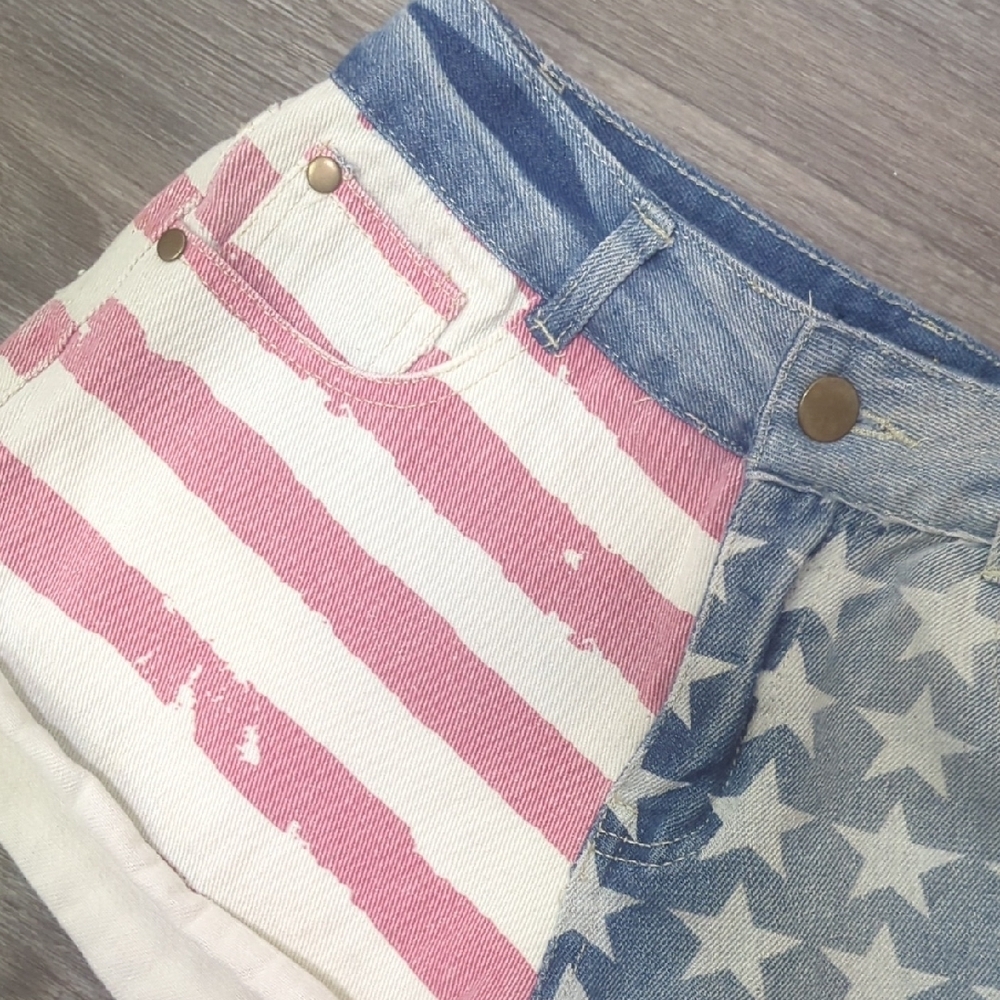 36 Point 5 American Flag Jean Shorts - Picture 3 of 7